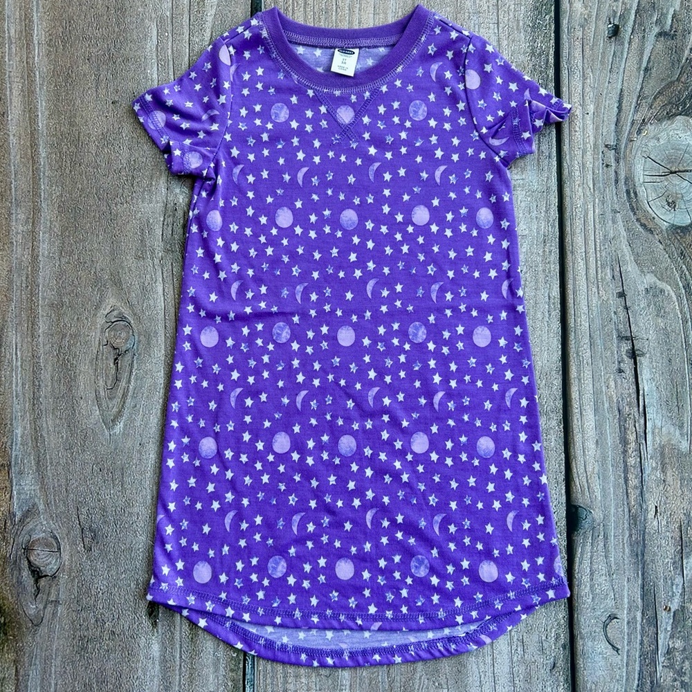 Old Navy size 3T Girls Stars Moon Nightgown Pajamas, Purple White Sleeping Gown